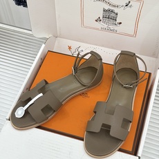 (配原版飞机盒) Hermès/爱马仕经典H型 平底凉鞋 标志性的“H”元素 以剪裁呈现 Epsom牛皮细腻又挺括 平 (配原版飞机盒) Hermès/爱马仕经典H型 平底凉鞋 标志性的“H”元素 以剪裁呈现 Epsom牛皮细腻又挺括 平