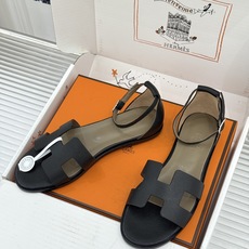 (配原版飞机盒) Hermès/爱马仕经典H型 平底凉鞋 标志性的“H”元素 以剪裁呈现 Epsom牛皮细腻又挺括 平 (配原版飞机盒) Hermès/爱马仕经典H型 平底凉鞋 标志性的“H”元素 以剪裁呈现 Epsom牛皮细腻又挺括 平