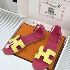 (配原版飞机盒) Hermès/爱马仕经典H型 平底凉鞋 标志性的“H”元素 以剪裁呈现 Epsom牛皮细腻又挺括 平 (配原版飞机盒) Hermès/爱马仕经典H型 平底凉鞋 标志性的“H”元素 以剪裁呈现 Epsom牛皮细腻又挺括 平