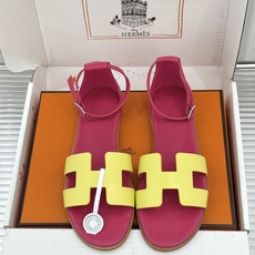 (配原版飞机盒) Hermès/爱马仕经典H型 平底凉鞋 标志性的“H”元素 以剪裁呈现 Epsom牛皮细腻又挺括 平 (配原版飞机盒) Hermès/爱马仕经典H型 平底凉鞋 标志性的“H”元素 以剪裁呈现 Epsom牛皮细腻又挺括 平