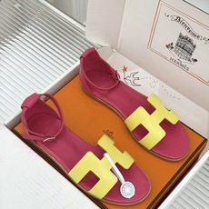 (配原版飞机盒) Hermès/爱马仕经典H型 平底凉鞋 标志性的“H”元素 以剪裁呈现 Epsom牛皮细腻又挺括 平 (配原版飞机盒) Hermès/爱马仕经典H型 平底凉鞋 标志性的“H”元素 以剪裁呈现 Epsom牛皮细腻又挺括 平