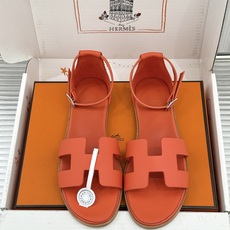 (配原版飞机盒) Hermès/爱马仕经典H型 平底凉鞋 标志性的“H”元素 以剪裁呈现 Epsom牛皮细腻又挺括 平 (配原版飞机盒) Hermès/爱马仕经典H型 平底凉鞋 标志性的“H”元素 以剪裁呈现 Epsom牛皮细腻又挺括 平