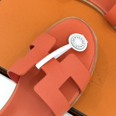 (配原版飞机盒) Hermès/爱马仕经典H型 平底凉鞋 标志性的“H”元素 以剪裁呈现 Epsom牛皮细腻又挺括 平 (配原版飞机盒) Hermès/爱马仕经典H型 平底凉鞋 标志性的“H”元素 以剪裁呈现 Epsom牛皮细腻又挺括 平
