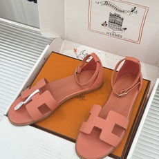 (配原版飞机盒) Hermès/爱马仕经典H型 平底凉鞋 标志性的“H”元素 以剪裁呈现 Epsom牛皮细腻又挺括 平 (配原版飞机盒) Hermès/爱马仕经典H型 平底凉鞋 标志性的“H”元素 以剪裁呈现 Epsom牛皮细腻又挺括 平