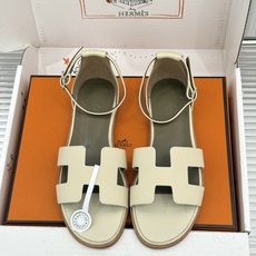 (配原版飞机盒) Hermès/爱马仕经典H型 平底凉鞋 标志性的“H”元素 以剪裁呈现 Epsom牛皮细腻又挺括 平 (配原版飞机盒) Hermès/爱马仕经典H型 平底凉鞋 标志性的“H”元素 以剪裁呈现 Epsom牛皮细腻又挺括 平