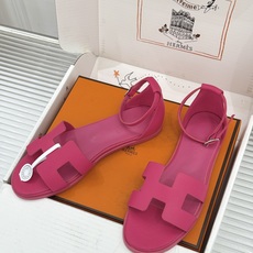 (配原版飞机盒) Hermès/爱马仕经典H型 平底凉鞋 标志性的“H”元素 以剪裁呈现 Epsom牛皮细腻又挺括 平 (配原版飞机盒) Hermès/爱马仕经典H型 平底凉鞋 标志性的“H”元素 以剪裁呈现 Epsom牛皮细腻又挺括 平
