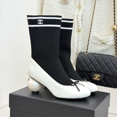 CHANE*|小香26A秋冬新品 双C蝴蝶结巨型珍珠跟袜子靴 弹力袜筒裹住纤细脚踝 双C蝴蝶结漫着法式柔意 巨型珍珠跟撑 CHANE*|小香26A秋冬新品 双C蝴蝶结巨型珍珠跟袜子靴 弹力袜筒裹住纤细脚踝 双C蝴蝶结漫着法式柔意 巨型珍珠跟撑