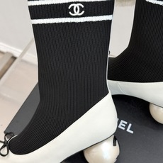 CHANE*|小香26A秋冬新品 双C蝴蝶结巨型珍珠跟袜子靴 弹力袜筒裹住纤细脚踝 双C蝴蝶结漫着法式柔意 巨型珍珠跟撑 CHANE*|小香26A秋冬新品 双C蝴蝶结巨型珍珠跟袜子靴 弹力袜筒裹住纤细脚踝 双C蝴蝶结漫着法式柔意 巨型珍珠跟撑