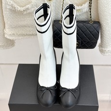 CHANE*|小香26A秋冬新品 双C蝴蝶结巨型珍珠跟袜子靴 弹力袜筒裹住纤细脚踝 双C蝴蝶结漫着法式柔意 巨型珍珠跟撑 CHANE*|小香26A秋冬新品 双C蝴蝶结巨型珍珠跟袜子靴 弹力袜筒裹住纤细脚踝 双C蝴蝶结漫着法式柔意 巨型珍珠跟撑