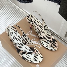 ChristinLouboutin/CL26WF新品 细带夹趾高跟细跟凉鞋 红底是品牌灵魂 细带勾勒纤细脚线 夹趾设计自 ChristinLouboutin/CL26WF新品 细带夹趾高跟细跟凉鞋 红底是品牌灵魂 细带勾勒纤细脚线 夹趾设计自