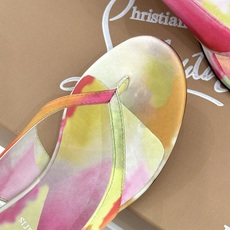 ChristinLouboutin/CL26WF新品 细带夹趾高跟细跟凉鞋 红底是品牌灵魂 细带勾勒纤细脚线 夹趾设计自 ChristinLouboutin/CL26WF新品 细带夹趾高跟细跟凉鞋 红底是品牌灵魂 细带勾勒纤细脚线 夹趾设计自