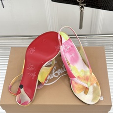 ChristinLouboutin/CL26WF新品 细带夹趾高跟细跟凉鞋 红底是品牌灵魂 细带勾勒纤细脚线 夹趾设计自 ChristinLouboutin/CL26WF新品 细带夹趾高跟细跟凉鞋 红底是品牌灵魂 细带勾勒纤细脚线 夹趾设计自