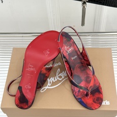 ChristinLouboutin/CL26WF新品 细带夹趾高跟细跟凉鞋 红底是品牌灵魂 细带勾勒纤细脚线 夹趾设计自 ChristinLouboutin/CL26WF新品 细带夹趾高跟细跟凉鞋 红底是品牌灵魂 细带勾勒纤细脚线 夹趾设计自