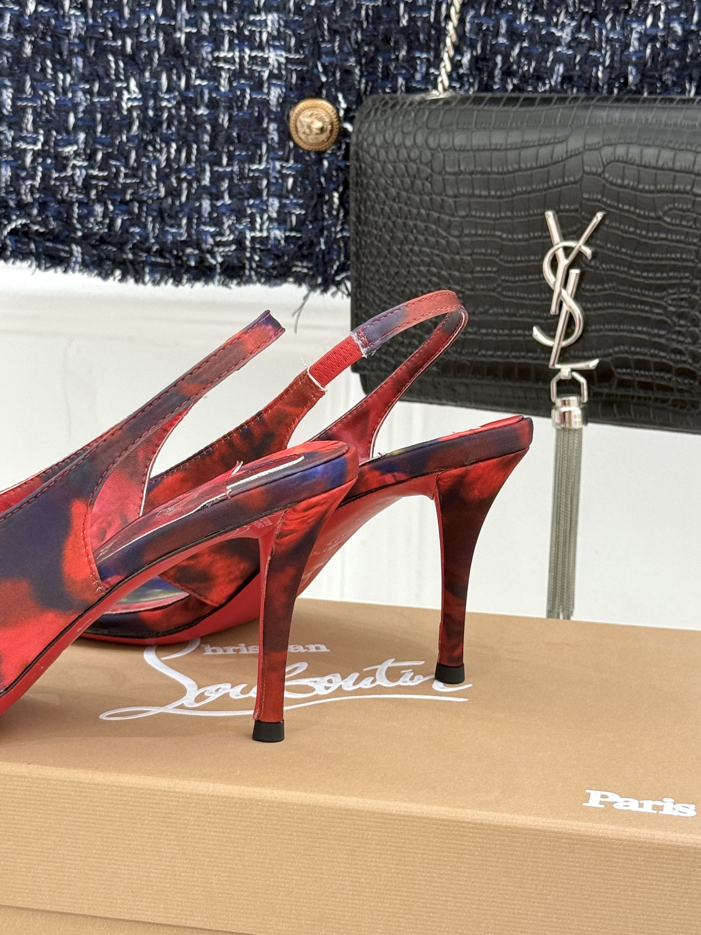 ChristinLouboutin/CL26WF新品 细带夹趾高跟细跟凉鞋 红底是品牌灵魂 细带勾勒纤细脚线 夹趾设计自 ChristinLouboutin/CL26WF新品 细带夹趾高跟细跟凉鞋 红底是品牌灵魂 细带勾勒纤细脚线 夹趾设计自