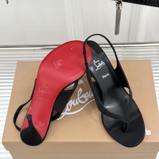 ChristinLouboutin/CL26WF新品 细带夹趾高跟细跟凉鞋 红底是品牌灵魂 细带勾勒纤细脚线 夹趾设计自 ChristinLouboutin/CL26WF新品 细带夹趾高跟细跟凉鞋 红底是品牌灵魂 细带勾勒纤细脚线 夹趾设计自