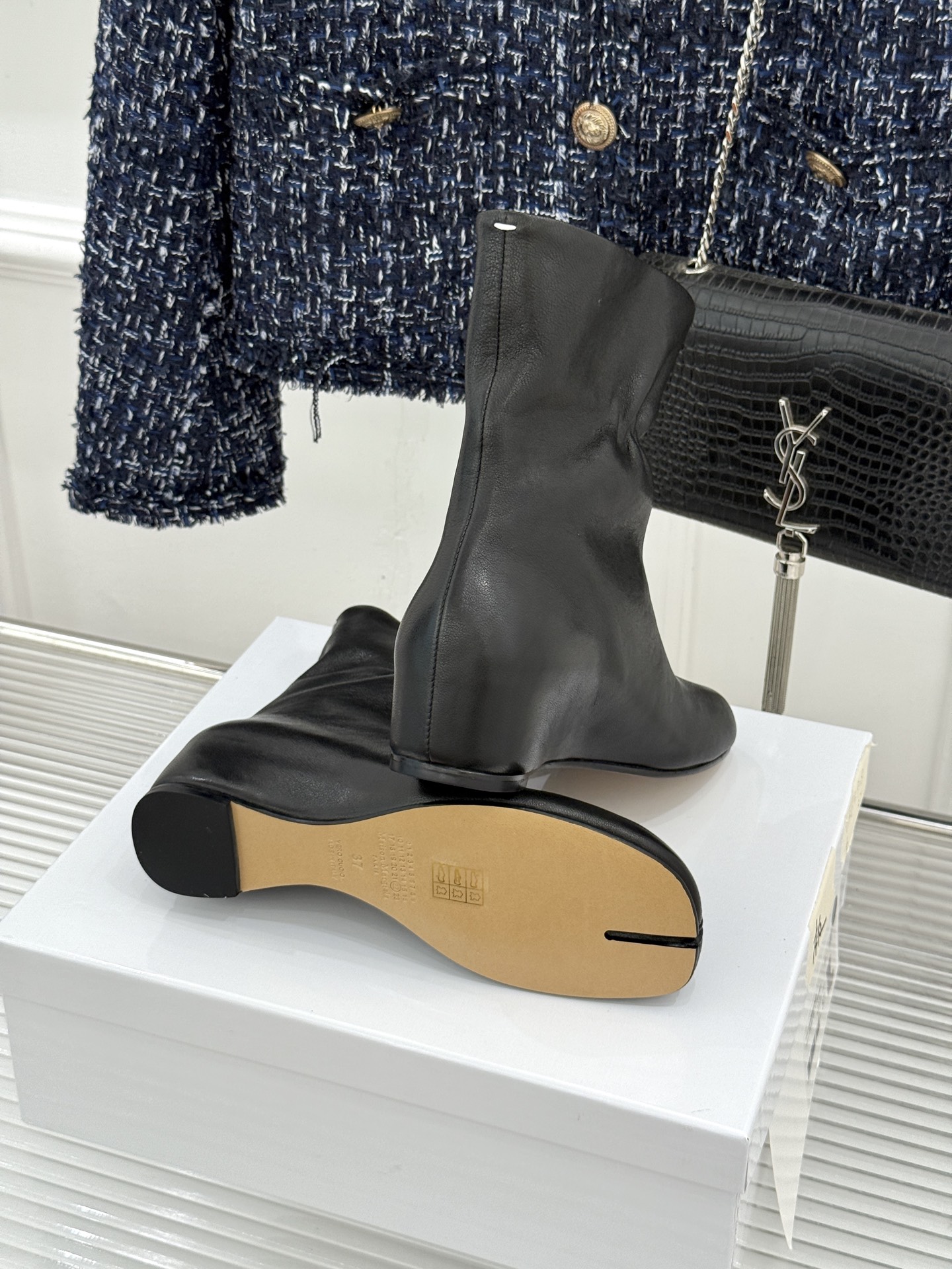 MaisonMargiela|MM6马吉拉 复古内增高分趾短靴 分趾鞋型承袭先锋基因 内增高隐形拔高腿型 弹力靴筒贴合脚 MaisonMargiela|MM6马吉拉 复古内增高分趾短靴 分趾鞋型承袭先锋基因 内增高隐形拔高腿型 弹力靴筒贴合脚
