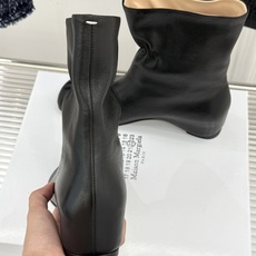 MaisonMargiela|MM6马吉拉 复古内增高分趾短靴 分趾鞋型承袭先锋基因 内增高隐形拔高腿型 弹力靴筒贴合脚 MaisonMargiela|MM6马吉拉 复古内增高分趾短靴 分趾鞋型承袭先锋基因 内增高隐形拔高腿型 弹力靴筒贴合脚
