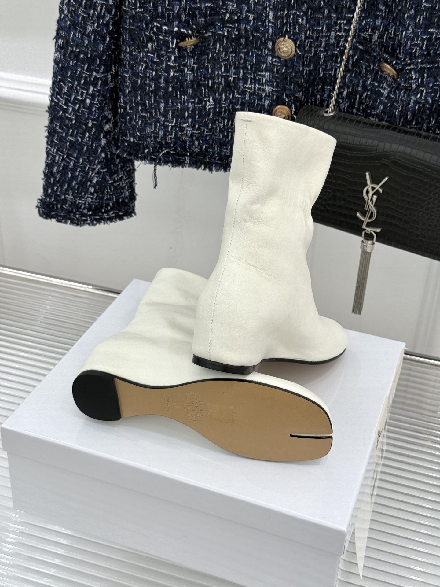 MaisonMargiela|MM6马吉拉 复古内增高分趾短靴 分趾鞋型承袭先锋基因 内增高隐形拔高腿型 弹力靴筒贴合脚 MaisonMargiela|MM6马吉拉 复古内增高分趾短靴 分趾鞋型承袭先锋基因 内增高隐形拔高腿型 弹力靴筒贴合脚