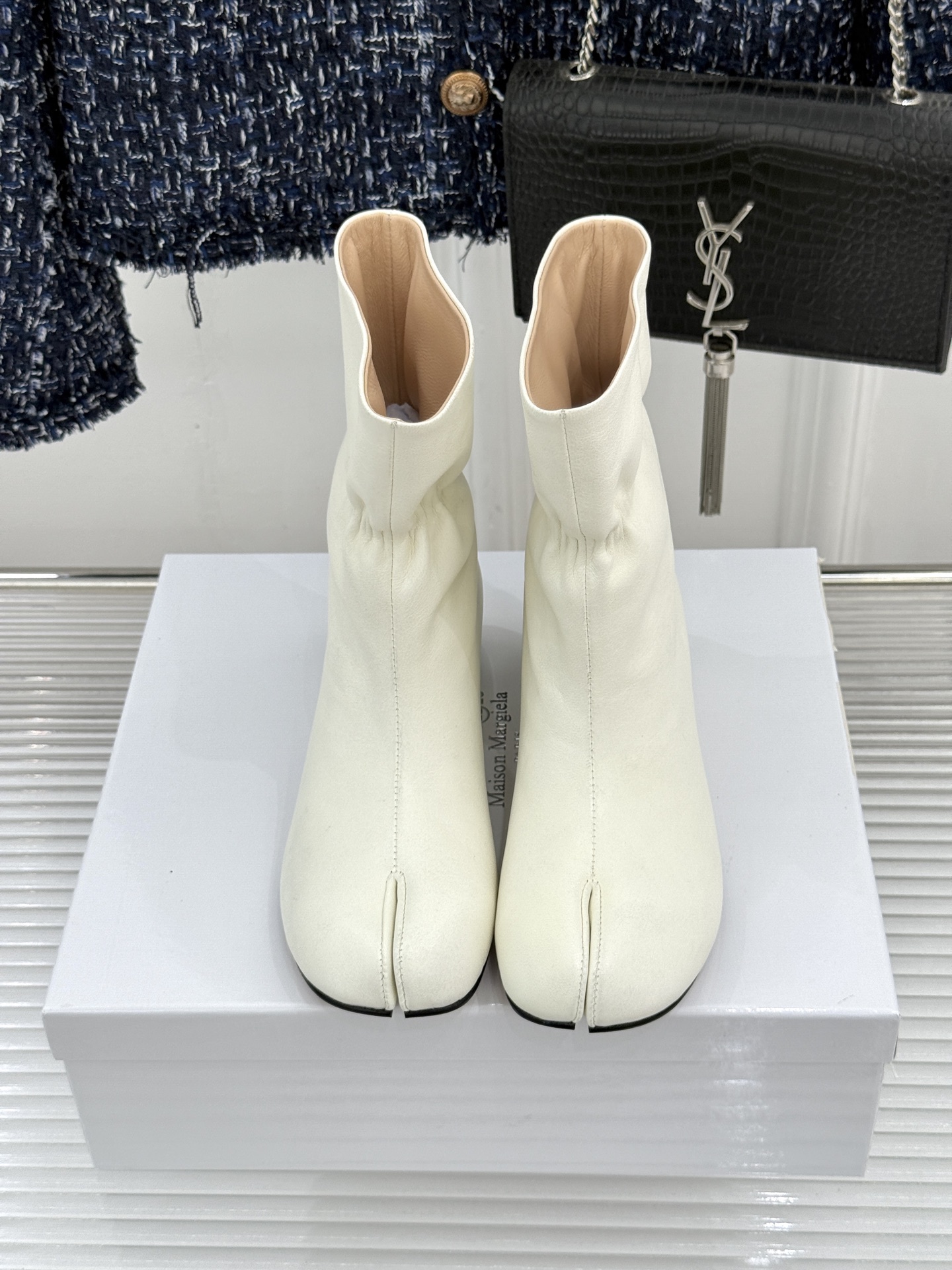 MaisonMargiela|MM6马吉拉 复古内增高分趾短靴 分趾鞋型承袭先锋基因 内增高隐形拔高腿型 弹力靴筒贴合脚 MaisonMargiela|MM6马吉拉 复古内增高分趾短靴 分趾鞋型承袭先锋基因 内增高隐形拔高腿型 弹力靴筒贴合脚