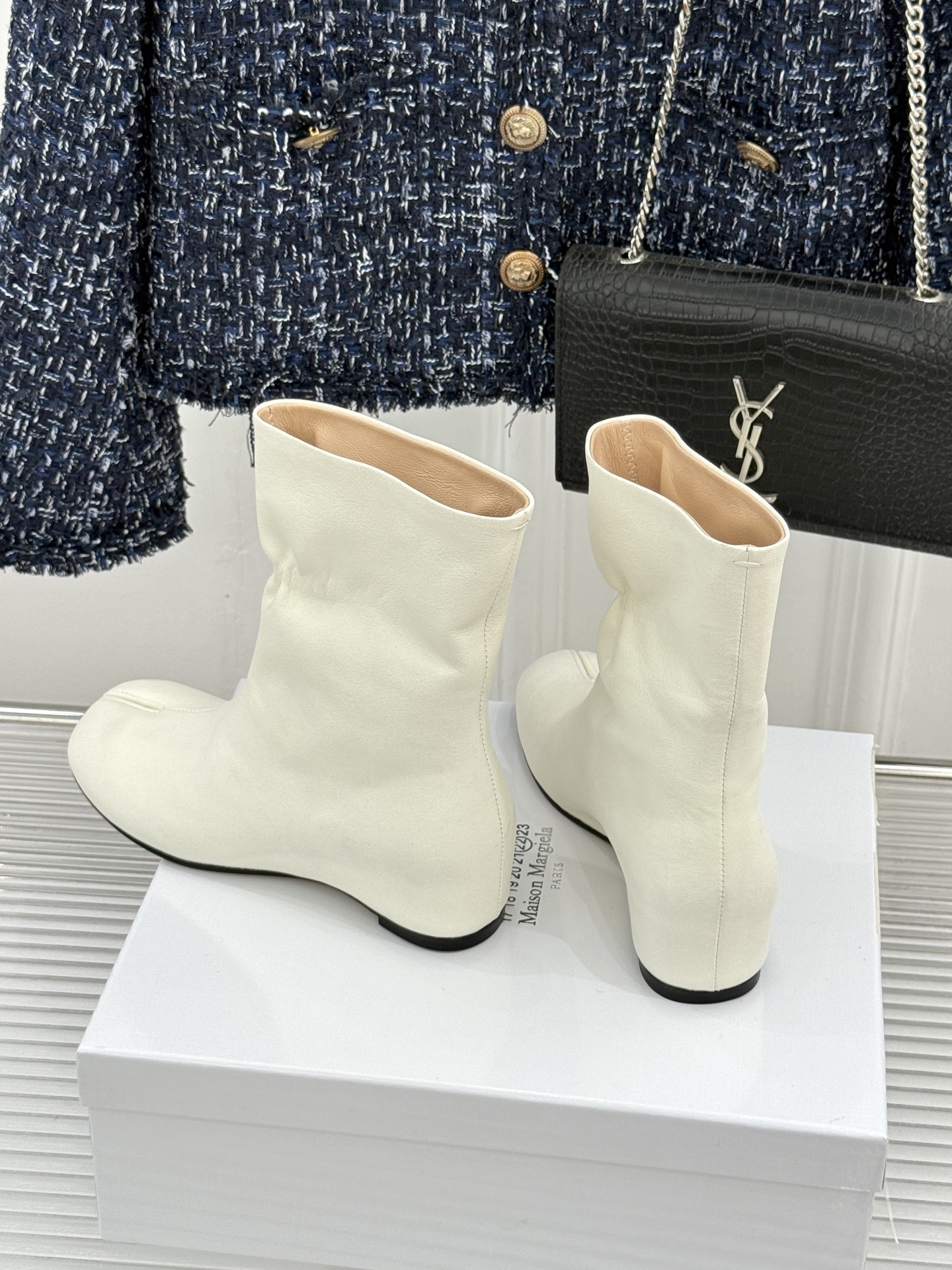 MaisonMargiela|MM6马吉拉 复古内增高分趾短靴 分趾鞋型承袭先锋基因 内增高隐形拔高腿型 弹力靴筒贴合脚 MaisonMargiela|MM6马吉拉 复古内增高分趾短靴 分趾鞋型承袭先锋基因 内增高隐形拔高腿型 弹力靴筒贴合脚