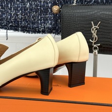 Hermès/爱马仕26WF新品 复古方头粗跟单鞋高跟鞋 极简线条勾勒复古调性 粗跟稳当走路轻盈不累 手工缝线暗藏匠人质 Hermès/爱马仕26WF新品 复古方头粗跟单鞋高跟鞋 极简线条勾勒复古调性 粗跟稳当走路轻盈不累 手工缝线暗藏匠人质