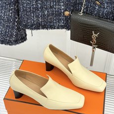 Hermès/爱马仕26WF新品 复古方头粗跟单鞋高跟鞋 极简线条勾勒复古调性 粗跟稳当走路轻盈不累 手工缝线暗藏匠人质 Hermès/爱马仕26WF新品 复古方头粗跟单鞋高跟鞋 极简线条勾勒复古调性 粗跟稳当走路轻盈不累 手工缝线暗藏匠人质