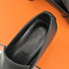 Hermès/爱马仕26WF新品 复古方头粗跟单鞋高跟鞋 极简线条勾勒复古调性 粗跟稳当走路轻盈不累 手工缝线暗藏匠人质 Hermès/爱马仕26WF新品 复古方头粗跟单鞋高跟鞋 极简线条勾勒复古调性 粗跟稳当走路轻盈不累 手工缝线暗藏匠人质