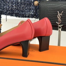 Hermès/爱马仕26WF新品 复古方头粗跟单鞋高跟鞋 极简线条勾勒复古调性 粗跟稳当走路轻盈不累 手工缝线暗藏匠人质 Hermès/爱马仕26WF新品 复古方头粗跟单鞋高跟鞋 极简线条勾勒复古调性 粗跟稳当走路轻盈不累 手工缝线暗藏匠人质