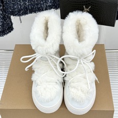 Moon Boot 26WF秋冬新品 厚底绑带毛毛月亮靴雪地靴 绑带缠出复古未来腔调 厚底悄悄拔高腿型比例 毛毛裹住满格 Moon Boot 26WF秋冬新品 厚底绑带毛毛月亮靴雪地靴 绑带缠出复古未来腔调 厚底悄悄拔高腿型比例 毛毛裹住满格