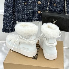 Moon Boot 26WF秋冬新品 厚底绑带毛毛月亮靴雪地靴 绑带缠出复古未来腔调 厚底悄悄拔高腿型比例 毛毛裹住满格 Moon Boot 26WF秋冬新品 厚底绑带毛毛月亮靴雪地靴 绑带缠出复古未来腔调 厚底悄悄拔高腿型比例 毛毛裹住满格