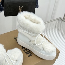 Moon Boot 26WF秋冬新品 厚底绑带毛毛月亮靴雪地靴 绑带缠出复古未来腔调 厚底悄悄拔高腿型比例 毛毛裹住满格 Moon Boot 26WF秋冬新品 厚底绑带毛毛月亮靴雪地靴 绑带缠出复古未来腔调 厚底悄悄拔高腿型比例 毛毛裹住满格