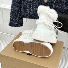 Moon Boot 26WF秋冬新品 厚底绑带毛毛月亮靴雪地靴 绑带缠出复古未来腔调 厚底悄悄拔高腿型比例 毛毛裹住满格 Moon Boot 26WF秋冬新品 厚底绑带毛毛月亮靴雪地靴 绑带缠出复古未来腔调 厚底悄悄拔高腿型比例 毛毛裹住满格