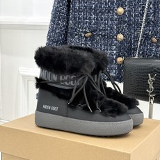 Moon Boot 26WF秋冬新品 厚底绑带毛毛月亮靴雪地靴 绑带缠出复古未来腔调 厚底悄悄拔高腿型比例 毛毛裹住满格 Moon Boot 26WF秋冬新品 厚底绑带毛毛月亮靴雪地靴 绑带缠出复古未来腔调 厚底悄悄拔高腿型比例 毛毛裹住满格