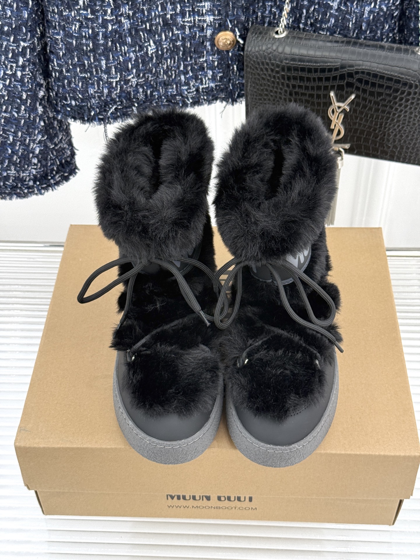 Moon Boot 26WF秋冬新品 厚底绑带毛毛月亮靴雪地靴 绑带缠出复古未来腔调 厚底悄悄拔高腿型比例 毛毛裹住满格 Moon Boot 26WF秋冬新品 厚底绑带毛毛月亮靴雪地靴 绑带缠出复古未来腔调 厚底悄悄拔高腿型比例 毛毛裹住满格