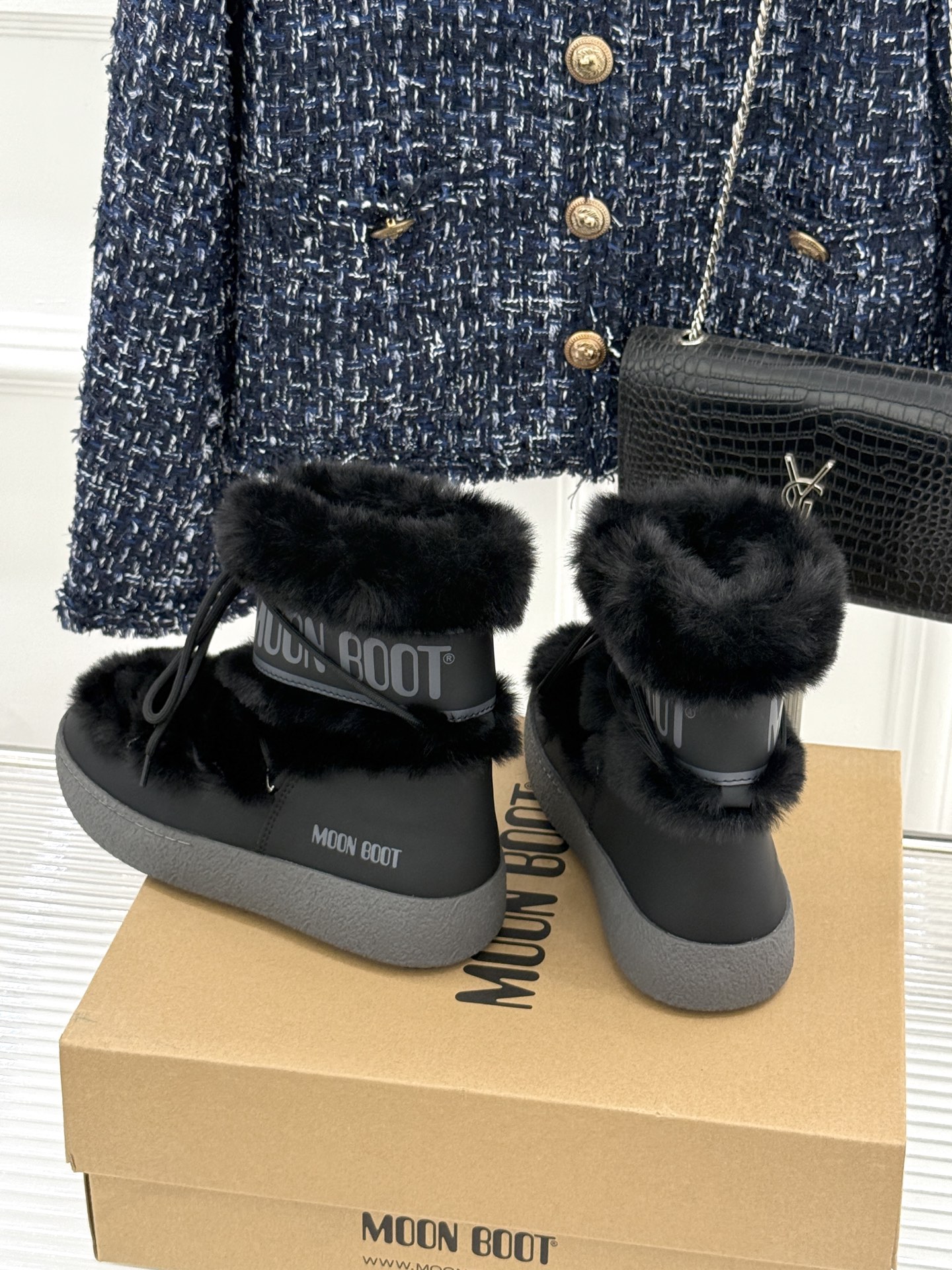 Moon Boot 26WF秋冬新品 厚底绑带毛毛月亮靴雪地靴 绑带缠出复古未来腔调 厚底悄悄拔高腿型比例 毛毛裹住满格 Moon Boot 26WF秋冬新品 厚底绑带毛毛月亮靴雪地靴 绑带缠出复古未来腔调 厚底悄悄拔高腿型比例 毛毛裹住满格