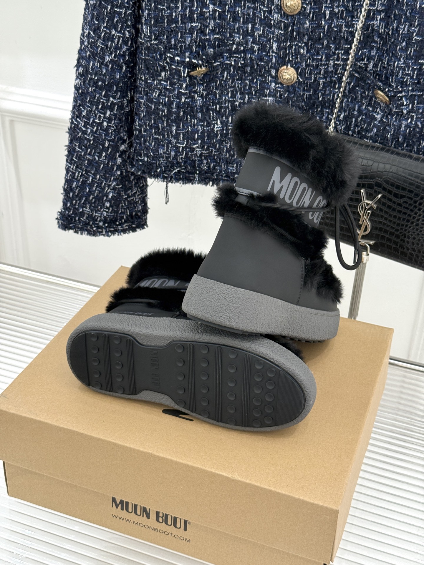 Moon Boot 26WF秋冬新品 厚底绑带毛毛月亮靴雪地靴 绑带缠出复古未来腔调 厚底悄悄拔高腿型比例 毛毛裹住满格 Moon Boot 26WF秋冬新品 厚底绑带毛毛月亮靴雪地靴 绑带缠出复古未来腔调 厚底悄悄拔高腿型比例 毛毛裹住满格