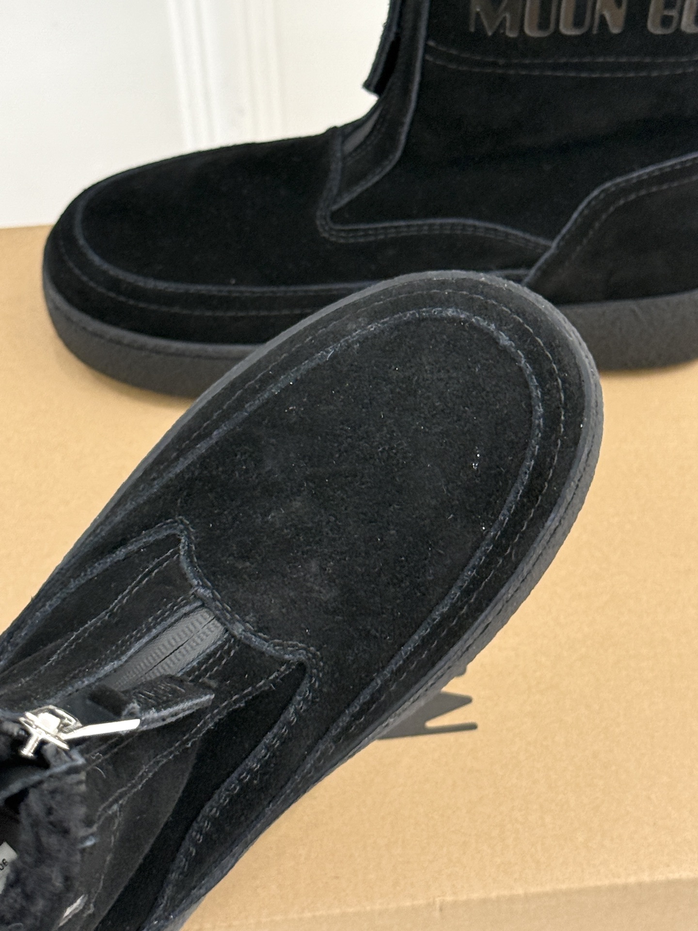 Moon Boot 26WF秋冬新品 前拉链厚底雪地靴短靴 前拉链穿脱利落省心 厚底悄悄拔高身形比例 短靴利落不压小个子