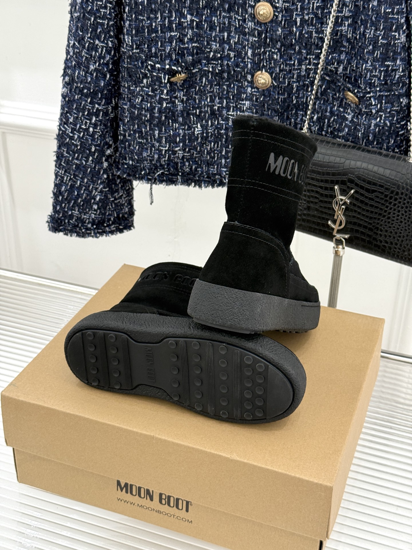 Moon Boot 26WF秋冬新品 前拉链厚底雪地靴短靴 前拉链穿脱利落省心 厚底悄悄拔高身形比例 短靴利落不压小个子
