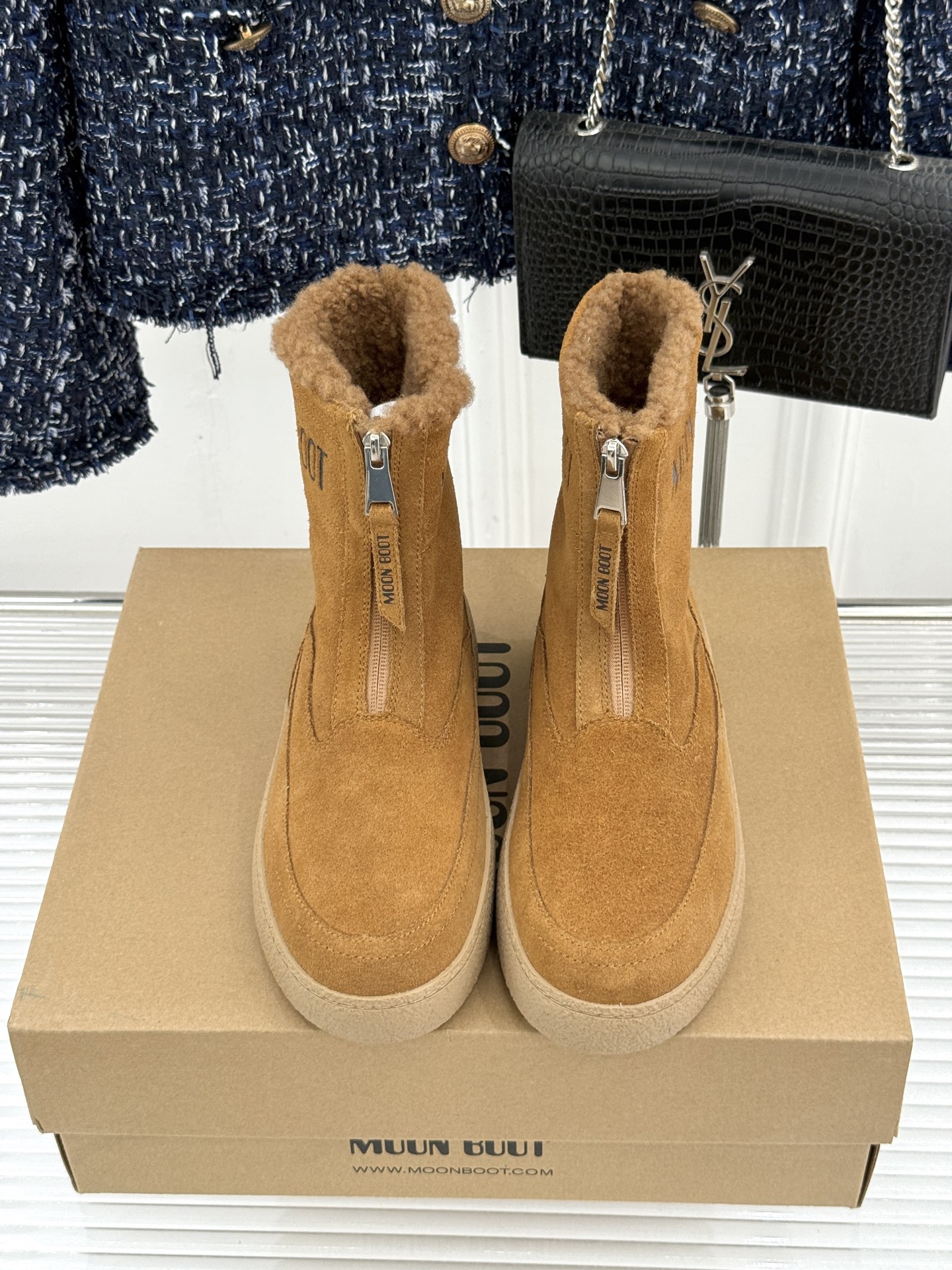 Moon Boot 26WF秋冬新品 前拉链厚底雪地靴短靴 前拉链穿脱利落省心 厚底悄悄拔高身形比例 短靴利落不压小个子