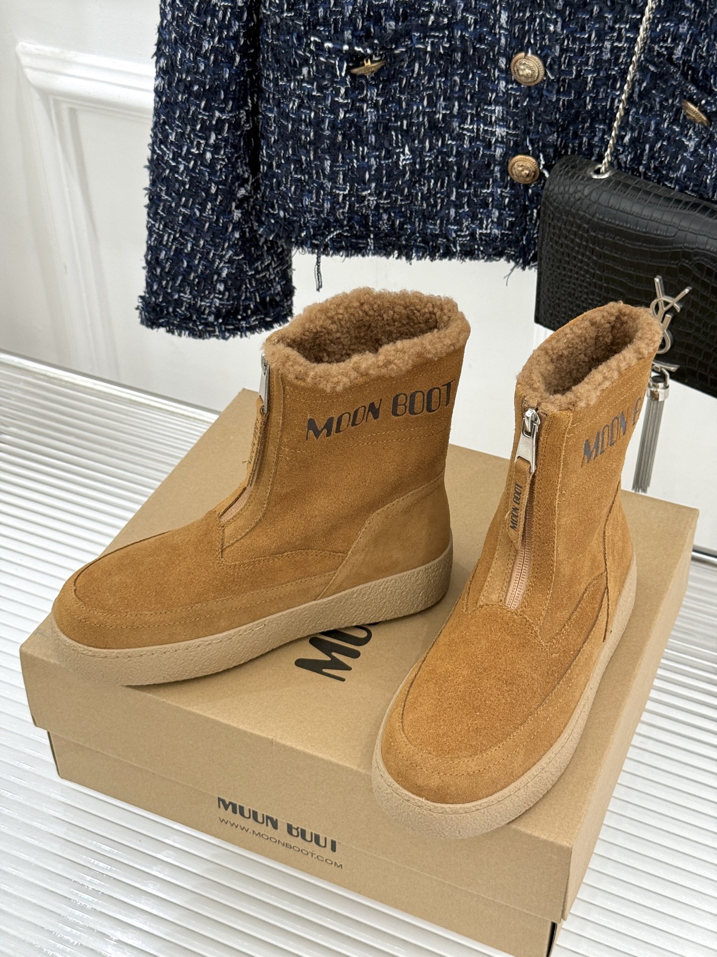 Moon Boot 26WF秋冬新品 前拉链厚底雪地靴短靴 前拉链穿脱利落省心 厚底悄悄拔高身形比例 短靴利落不压小个子