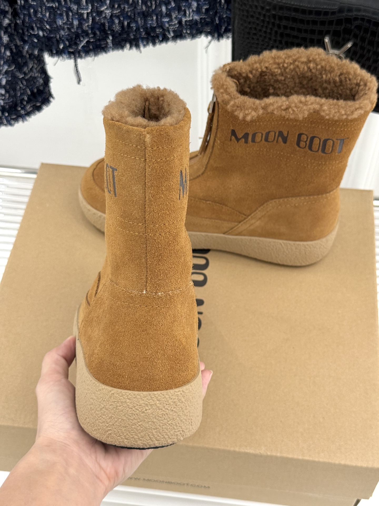 Moon Boot 26WF秋冬新品 前拉链厚底雪地靴短靴 前拉链穿脱利落省心 厚底悄悄拔高身形比例 短靴利落不压小个子