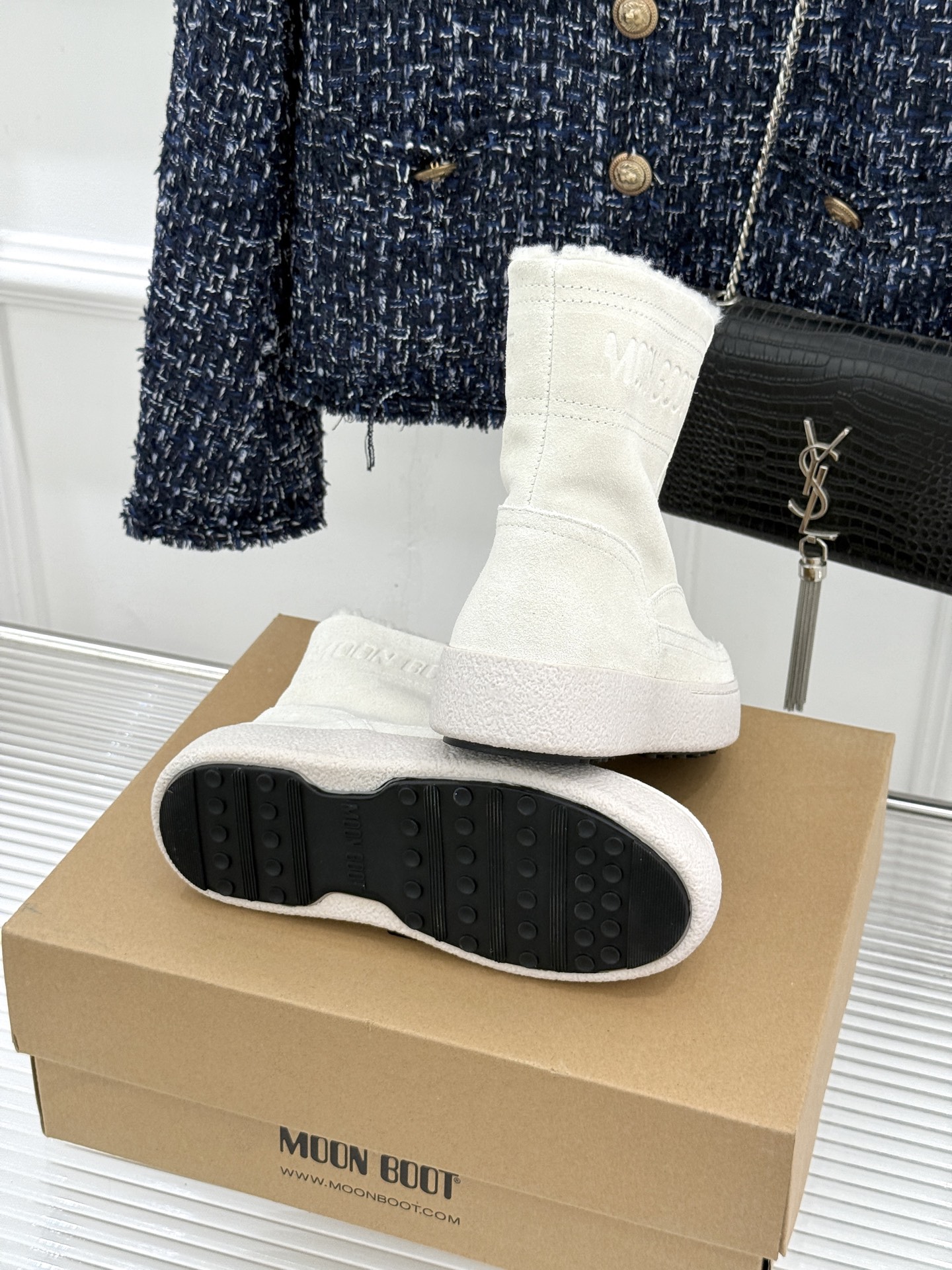 Moon Boot 26WF秋冬新品 前拉链厚底雪地靴短靴 前拉链穿脱利落省心 厚底悄悄拔高身形比例 短靴利落不压小个子