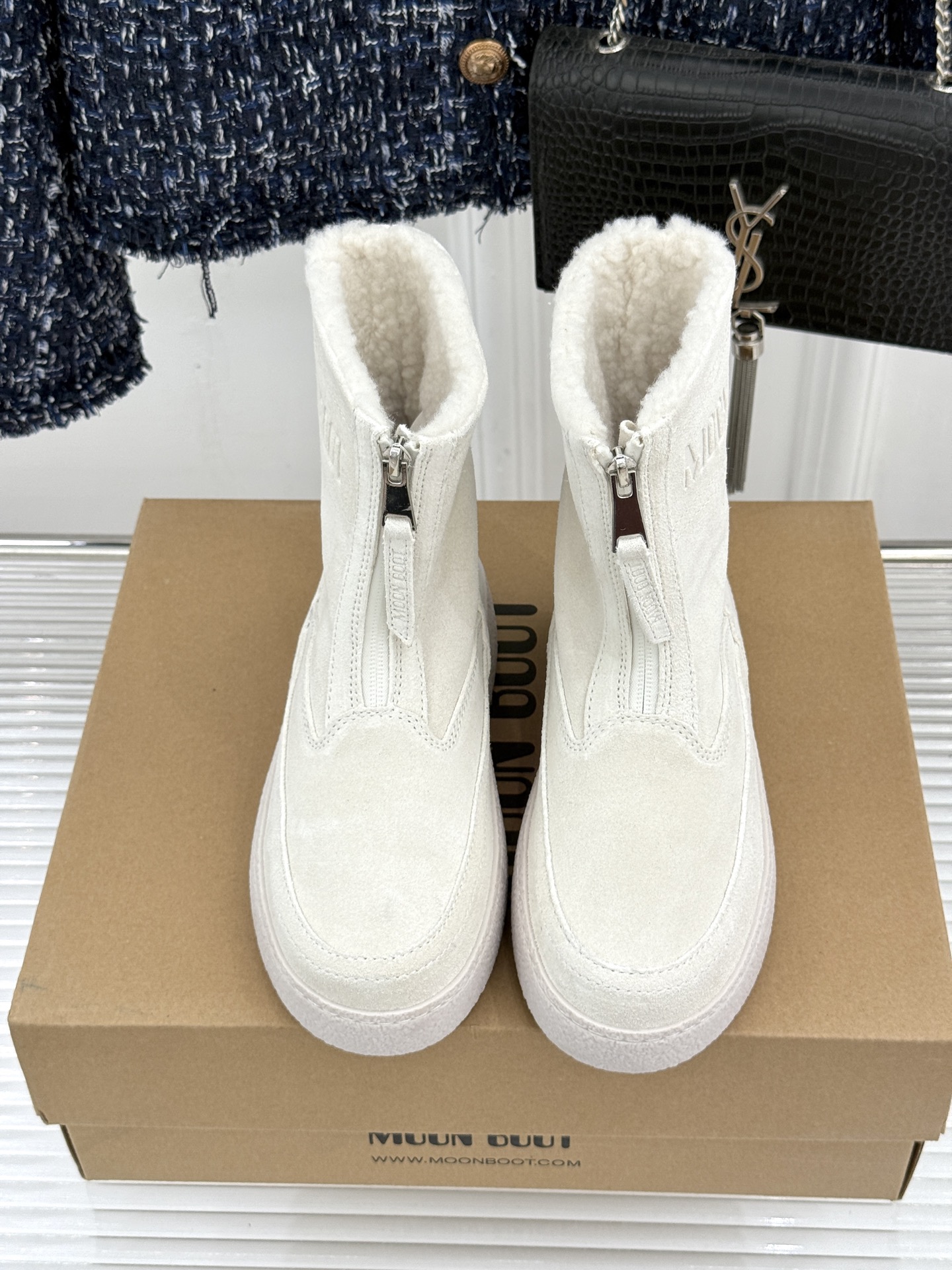 Moon Boot 26WF秋冬新品 前拉链厚底雪地靴短靴 前拉链穿脱利落省心 厚底悄悄拔高身形比例 短靴利落不压小个子