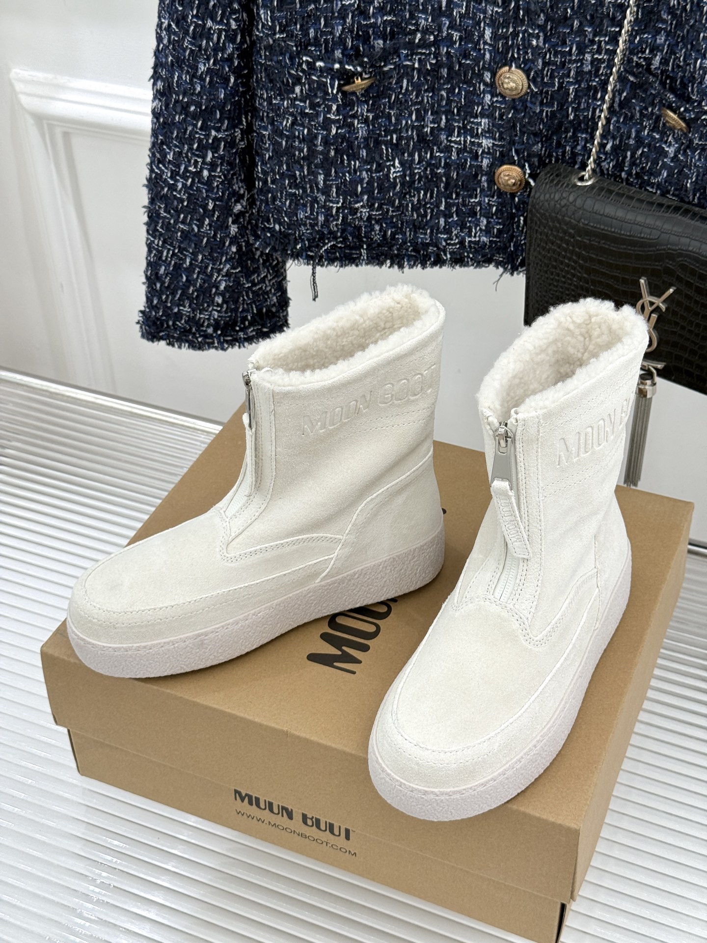 Moon Boot 26WF秋冬新品 前拉链厚底雪地靴短靴 前拉链穿脱利落省心 厚底悄悄拔高身形比例 短靴利落不压小个子
