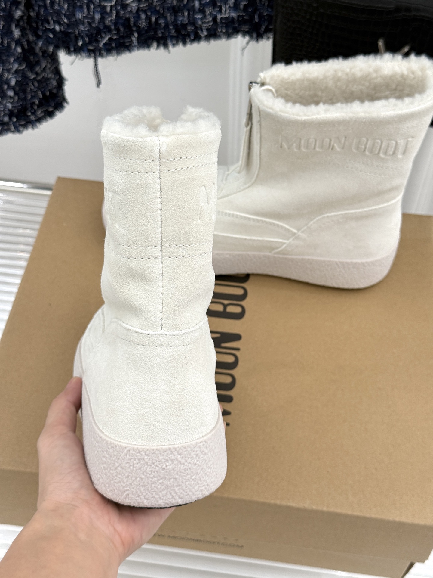 Moon Boot 26WF秋冬新品 前拉链厚底雪地靴短靴 前拉链穿脱利落省心 厚底悄悄拔高身形比例 短靴利落不压小个子