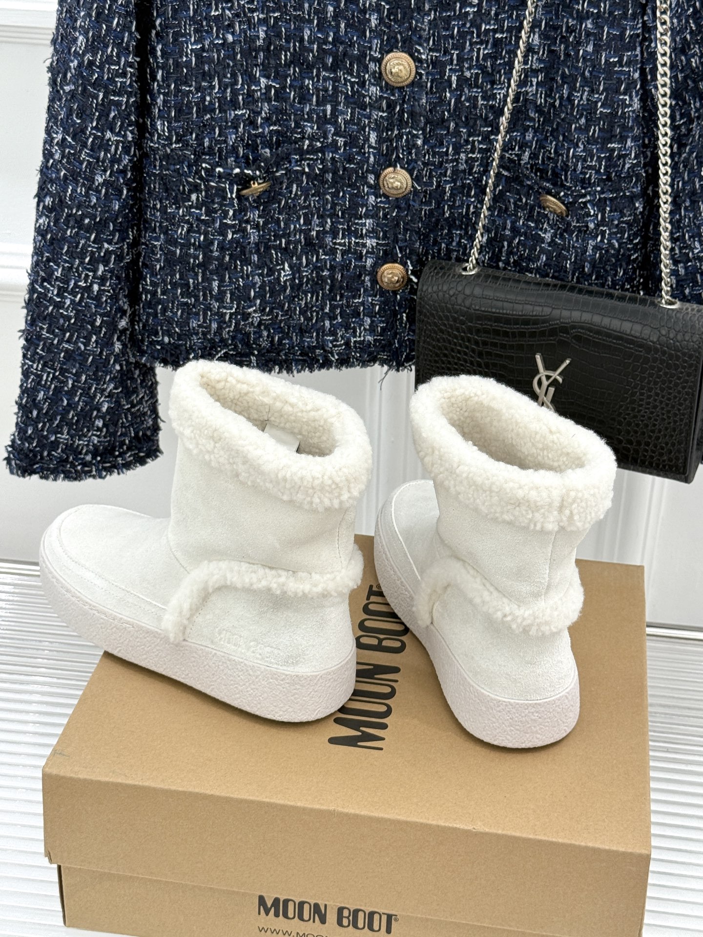 Moon Boot 26WF秋冬新品 皮毛一体厚底翻边雪地靴 皮毛一体裹住冬日暖意 厚底悄悄拔高腿型比例 翻边解锁两穿时