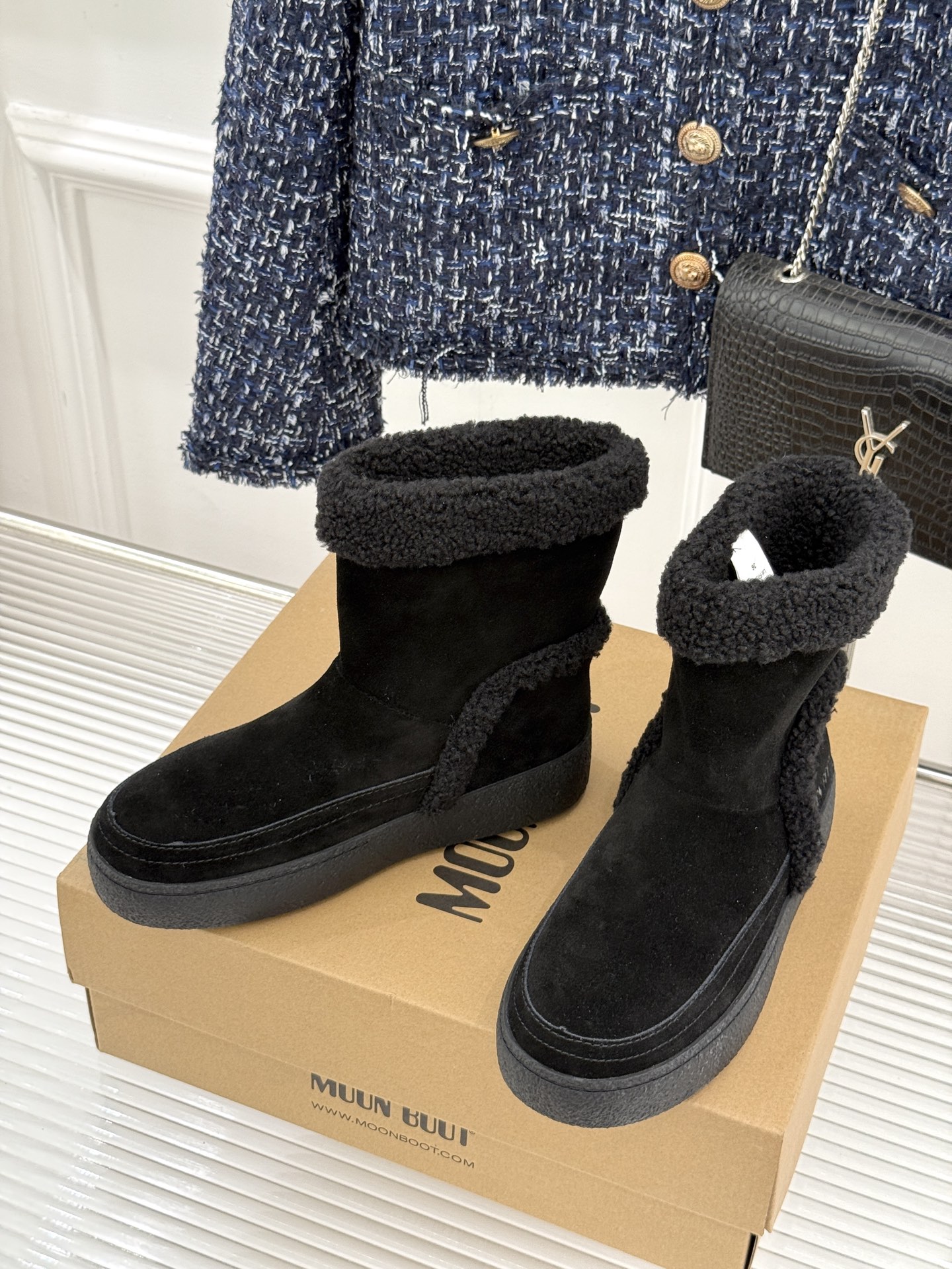Moon Boot 26WF秋冬新品 皮毛一体厚底翻边雪地靴 皮毛一体裹住冬日暖意 厚底悄悄拔高腿型比例 翻边解锁两穿时 Moon Boot 26WF秋冬新品 皮毛一体厚底翻边雪地靴 皮毛一体裹住冬日暖意 厚底悄悄拔高腿型比例 翻边解锁两穿时