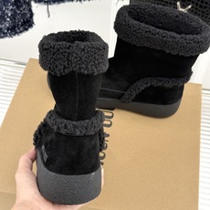 Moon Boot 26WF秋冬新品 皮毛一体厚底翻边雪地靴 皮毛一体裹住冬日暖意 厚底悄悄拔高腿型比例 翻边解锁两穿时 Moon Boot 26WF秋冬新品 皮毛一体厚底翻边雪地靴 皮毛一体裹住冬日暖意 厚底悄悄拔高腿型比例 翻边解锁两穿时