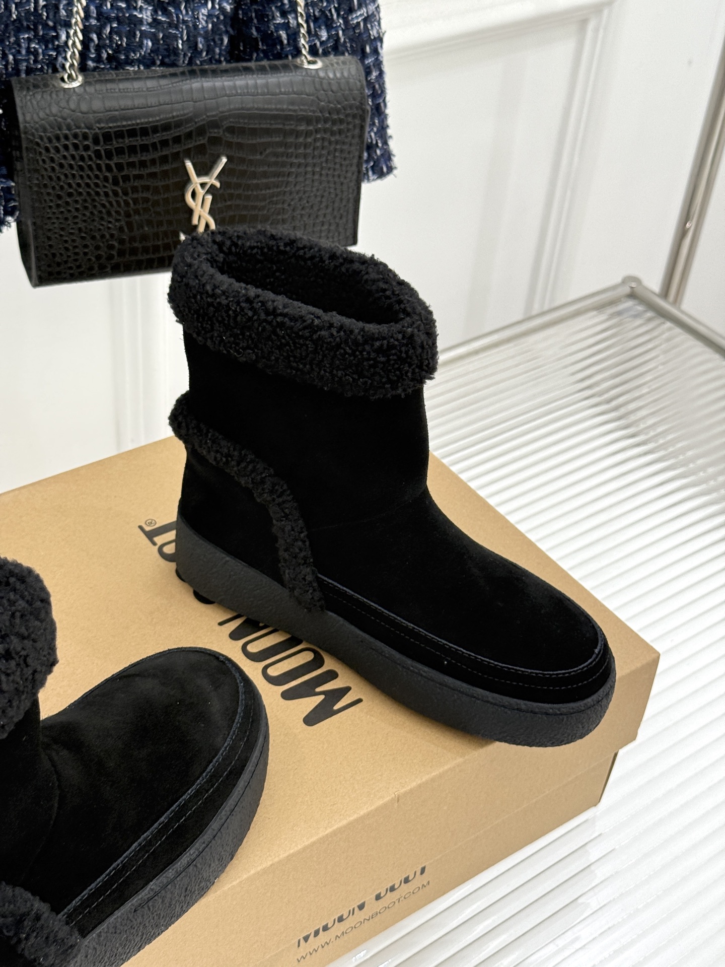 Moon Boot 26WF秋冬新品 皮毛一体厚底翻边雪地靴 皮毛一体裹住冬日暖意 厚底悄悄拔高腿型比例 翻边解锁两穿时 Moon Boot 26WF秋冬新品 皮毛一体厚底翻边雪地靴 皮毛一体裹住冬日暖意 厚底悄悄拔高腿型比例 翻边解锁两穿时