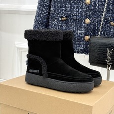 Moon Boot 26WF秋冬新品 皮毛一体厚底翻边雪地靴 皮毛一体裹住冬日暖意 厚底悄悄拔高腿型比例 翻边解锁两穿时 Moon Boot 26WF秋冬新品 皮毛一体厚底翻边雪地靴 皮毛一体裹住冬日暖意 厚底悄悄拔高腿型比例 翻边解锁两穿时